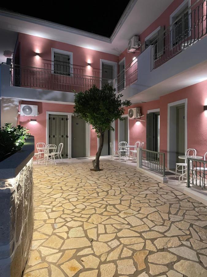 Anax Apartments Parga Esterno foto
