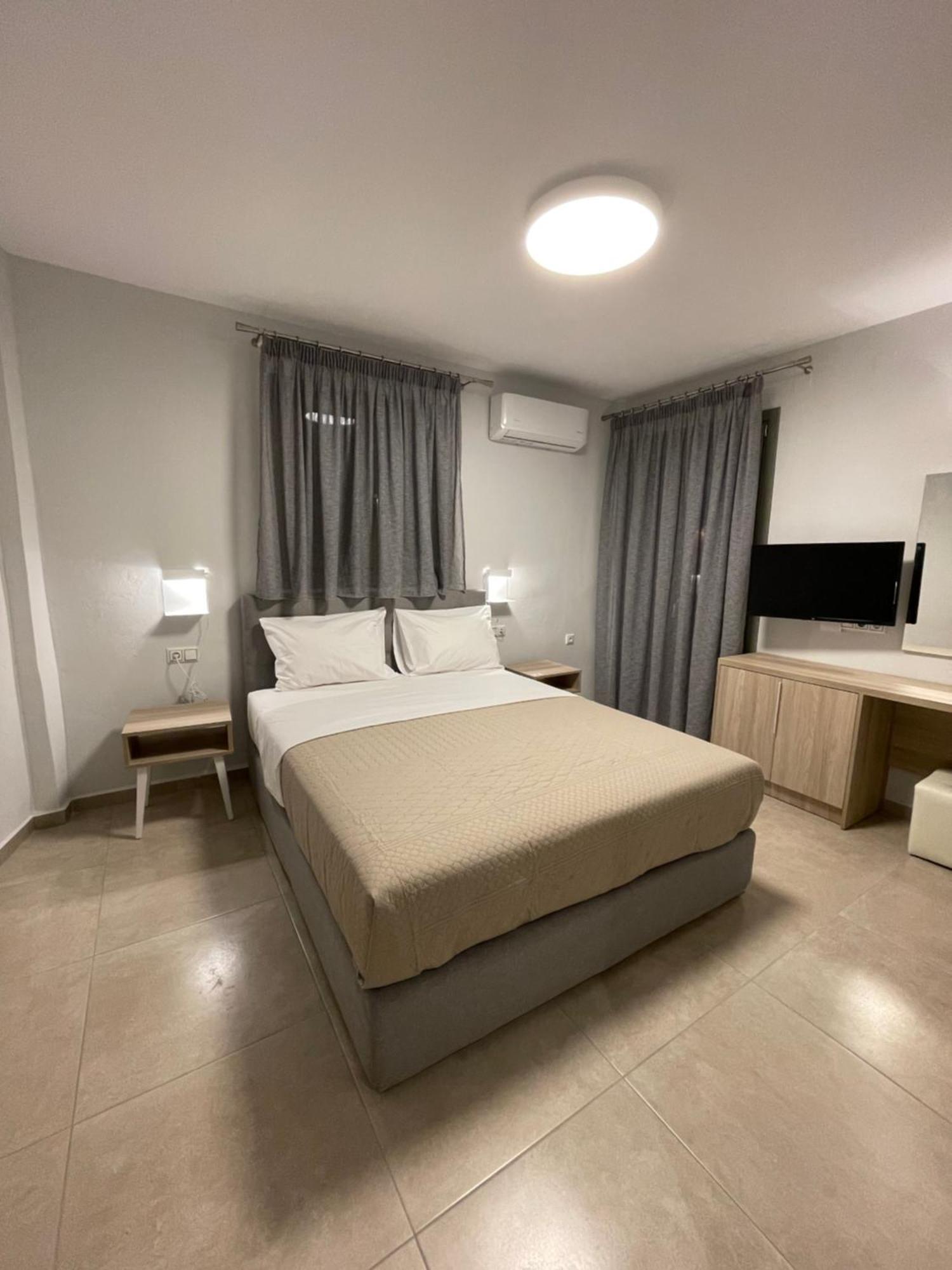 Anax Apartments Parga Esterno foto
