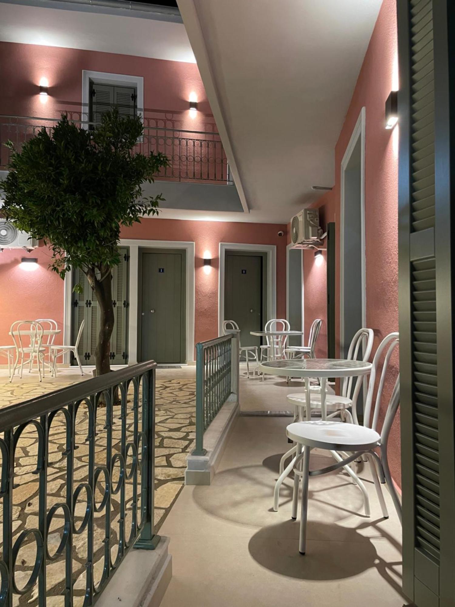 Anax Apartments Parga Esterno foto